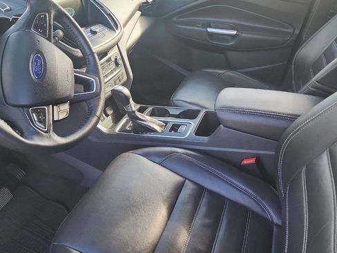 Used 2017 Ford Escape SE w/ SE Leather Comfort Package FWD image 8