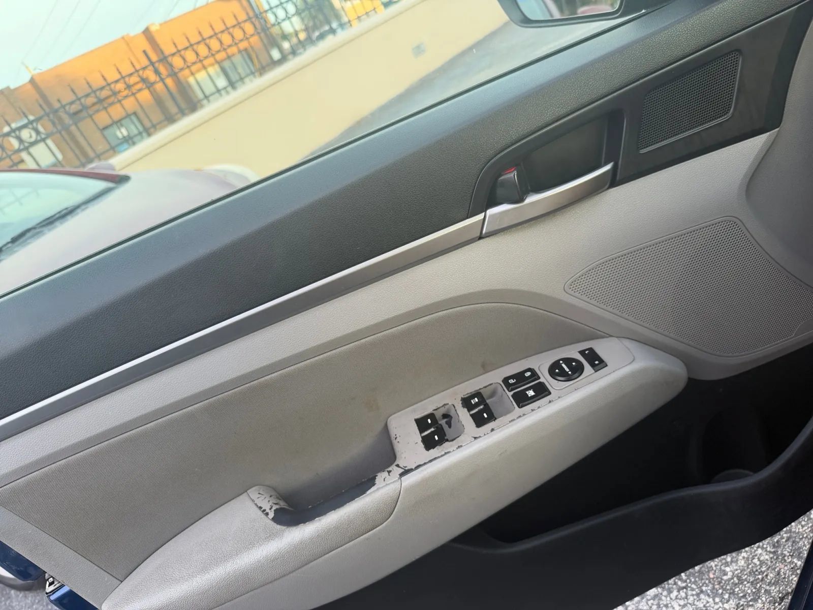 Used 2020 Hyundai Elantra SEL FWD image 17