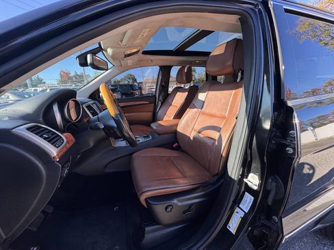 Used 2013 Jeep Grand Cherokee Overland image 43