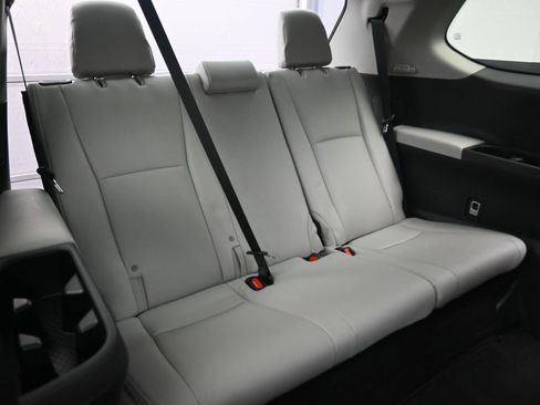 Used 2025 Toyota Grand Highlander AWD image 15