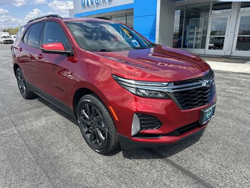 Certified 2023 Chevrolet Equinox RS w/ RS Leather Package AWD/4WD image 2