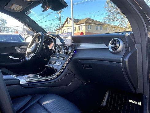 Used 2022 Mercedes-Benz GLC 300 4MATIC w/ Premium Package Lite image 14