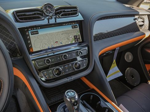 New 2025 Bentley Bentayga image 27