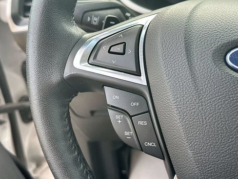 Used 2019 Ford Edge SEL AWD/4WD image 43