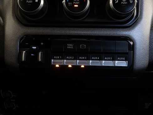Used 2022 RAM 2500 Tradesman w/ Chrome Appearance Group AWD/4WD image 34