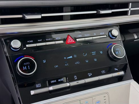Used 2026 Hyundai Santa Fe SEL FWD image 18