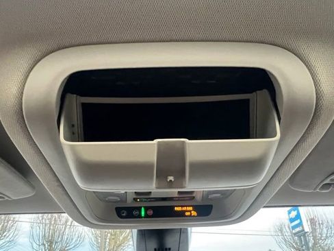 Used 2022 GMC Acadia Denali w/ Denali Ultimate Package image 38