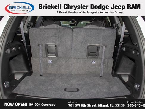 Used 2025 Jeep Grand Cherokee L Laredo image 9