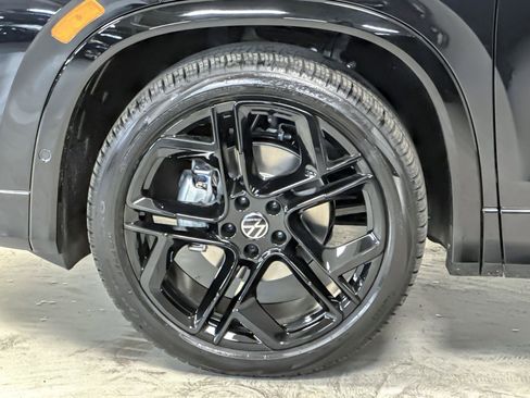 New 2026 Volkswagen Tiguan SE R-Line image 24