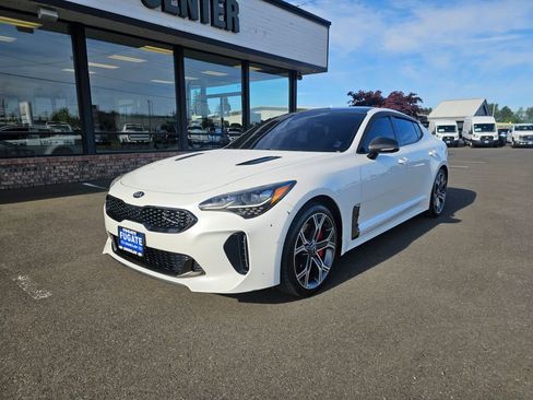 Used 2018 Kia Stinger GT2 AWD/4WD image 2