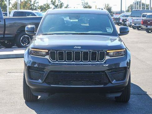 New 2025 Jeep Grand Cherokee Laredo image 6