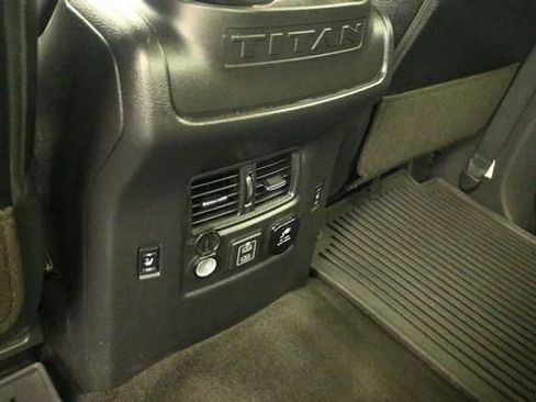 Used 2021 Nissan Titan PRO-4X w/ Pro-4x Convenience Package AWD/4WD image 13