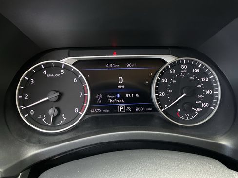 Used 2025 Nissan Sentra SV FWD image 31