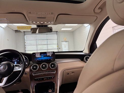 Used 2021 Mercedes-Benz GLC 300 image 24
