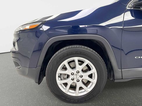 Used 2015 Jeep Cherokee Latitude w/ Cold Weather Group image 19