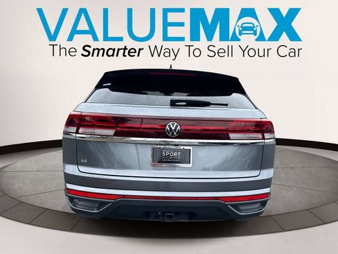 Used 2024 Volkswagen Atlas Cross Sport SE FWD image 5