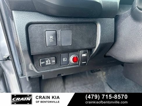 Used 2021 Toyota Tacoma SR AWD/4WD image 12