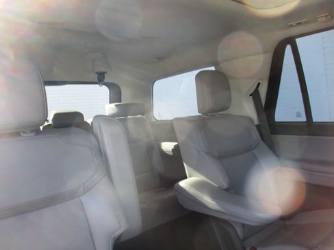 Used 2025 Ford Expedition Active image 26