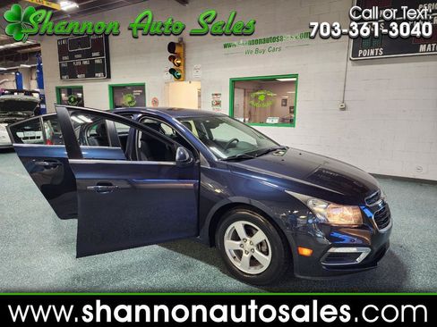 Used 2016 Chevrolet Cruze LT FWD image 1