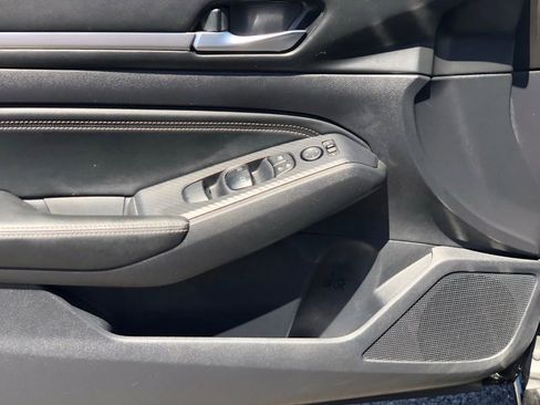 Used 2019 Nissan Altima 2.5 SV AWD/4WD image 11
