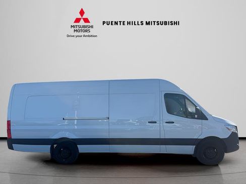 Used 2023 Mercedes-Benz Sprinter 2500 w/ Acoustic Package image 5