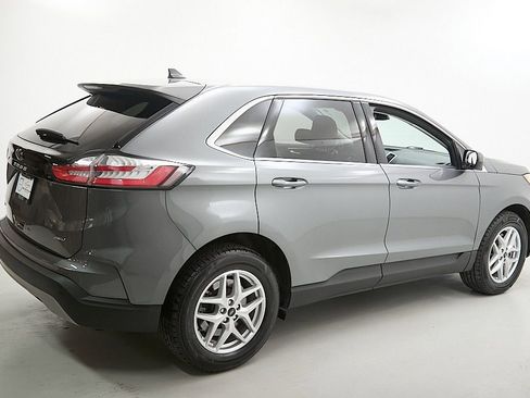 Used 2024 Ford Edge SEL image 9