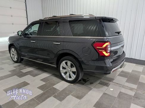 Used 2023 Ford Expedition Platinum AWD/4WD image 2