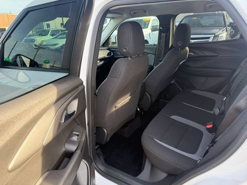 Used 2023 Chevrolet TrailBlazer LT FWD image 11