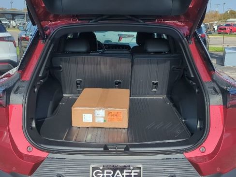 New 2026 Chevrolet Equinox EV LT image 29