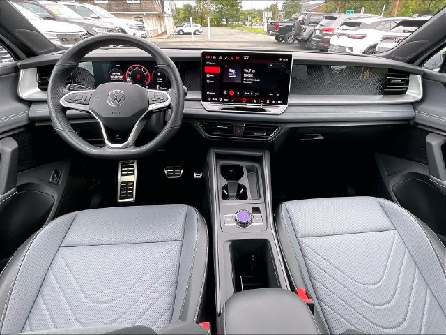 Used 2026 Volkswagen Tiguan SE R-Line AWD/4WD image 12