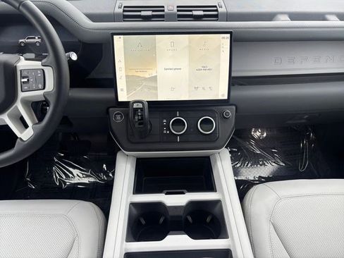 New 2026 Land Rover Defender 110 X-Dynamic SE AWD/4WD image 17