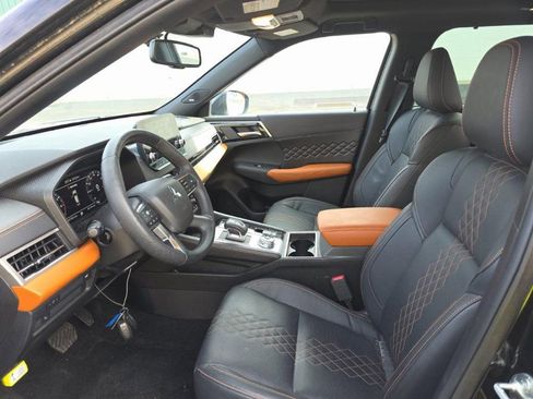 Used 2023 Mitsubishi Outlander SEL 40th Anniversary image 3