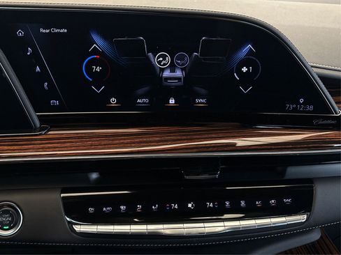 Certified 2024 Cadillac Escalade ESV Premium Luxury image 28