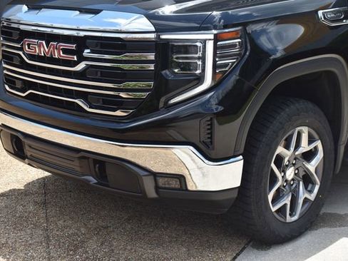 Used 2023 GMC Sierra 1500 SLT w/ SLT Premium Package AWD/4WD image 43