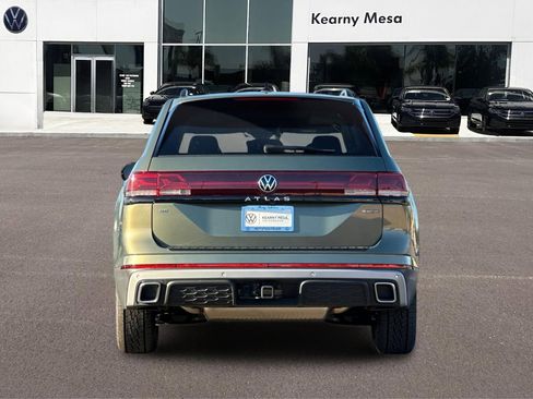 New 2026 Volkswagen Atlas Peak Edition image 5