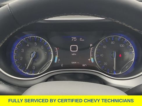 Used 2025 Chrysler Pacifica Limited FWD image 29