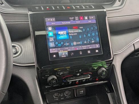 Used 2023 Jeep Grand Cherokee L Laredo image 10