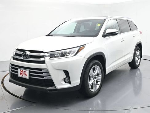 Used 2019 Toyota Highlander Limited AWD/4WD image 3