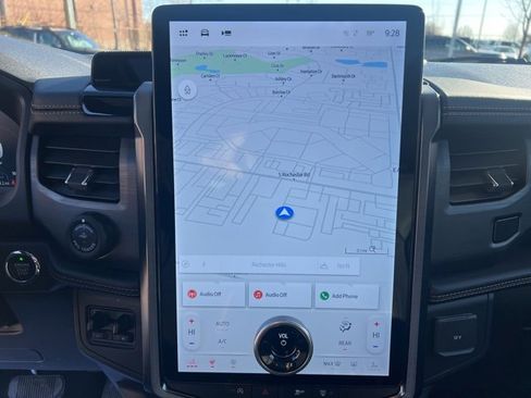 Certified 2024 Ford Expedition Platinum image 31