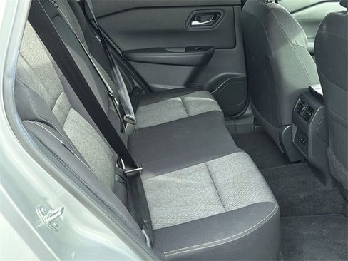 Used 2024 Nissan Rogue SV image 39