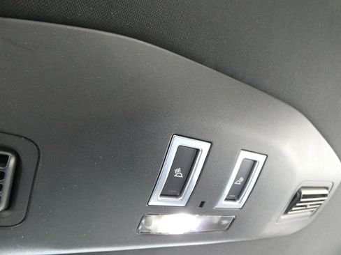 Used 2020 Land Rover Discovery HSE Luxury image 59