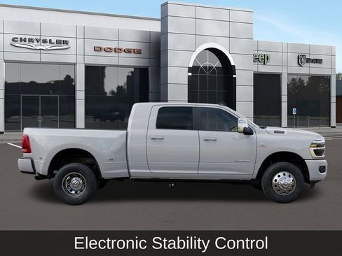 New 2025 RAM 3500 Laramie image 25