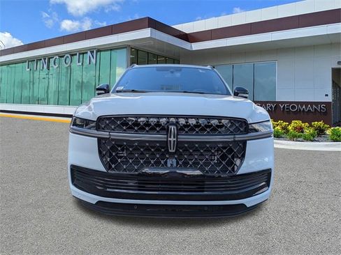 New 2025 Lincoln Navigator Reserve w/ Jet Appearance Package image 9