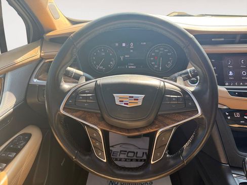 Used 2023 Cadillac XT5 Sportv w/ Platinum Package AWD/4WD image 16