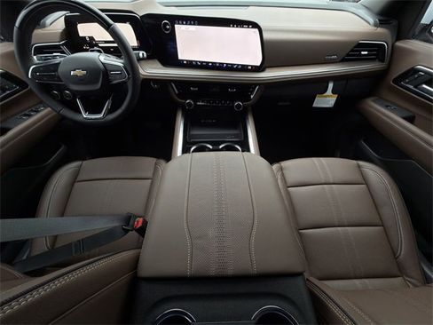 New 2026 Chevrolet Suburban High Country image 10