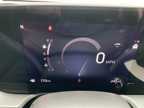 Used 2025 Buick Encore GX Avenir w/ Avenir Technology Package AWD/4WD image 29