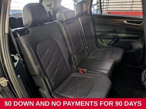 Used 2025 Volkswagen Atlas SE AWD/4WD image 27