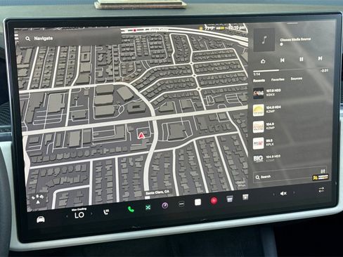 Used 2023 Tesla Model X Plaid image 17