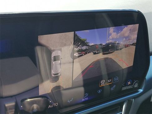 New 2026 Chevrolet Equinox EV LT image 16