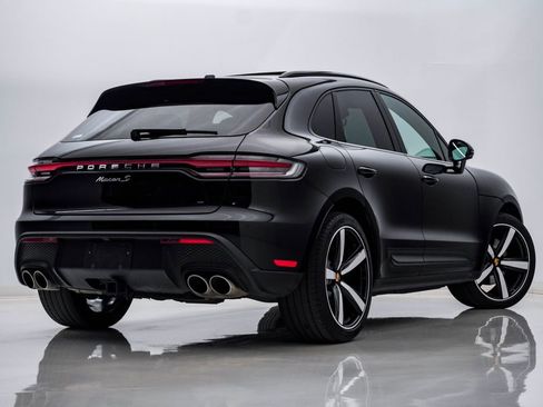 Certified 2024 Porsche Macan S AWD/4WD image 11